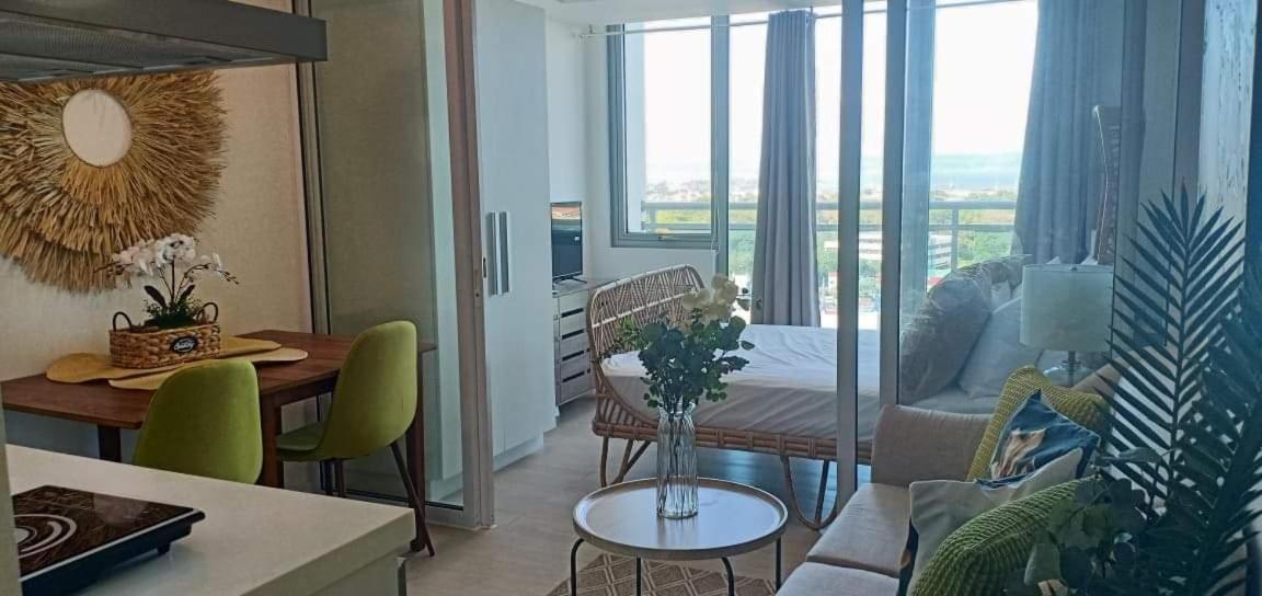 Azure Residences By Van Florendo Μανίλα Εξωτερικό φωτογραφία